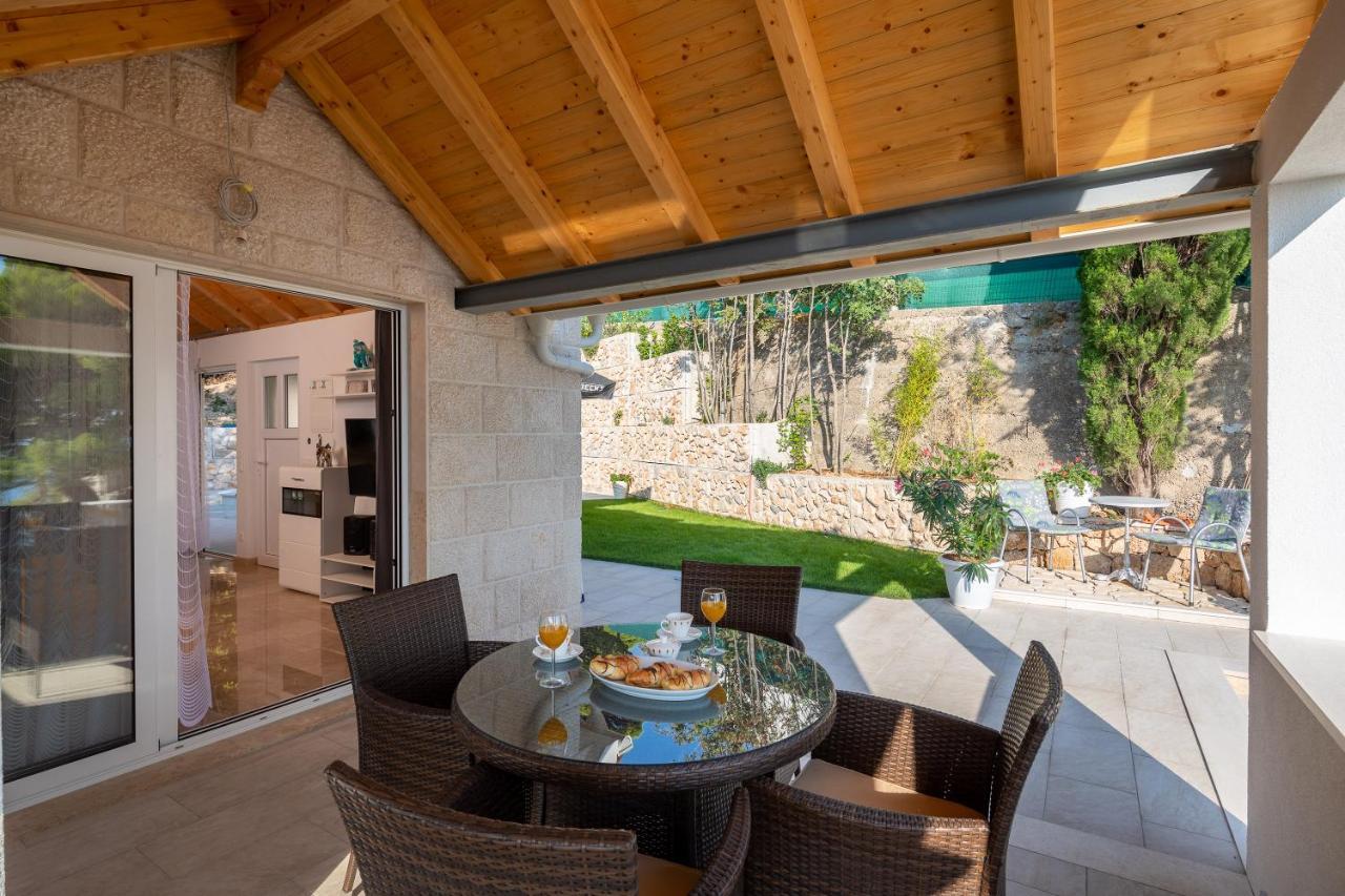 Villa Leoma With Heated Pool Marusici  Exterior foto
